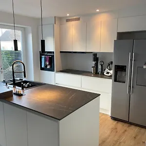  Privatunterkunft In Haus Mit Garten